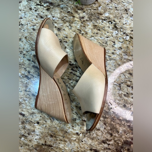 CHANEL Cream Leather Open Toe Wooden Wedges Mules 37 - Picture 6 of 12